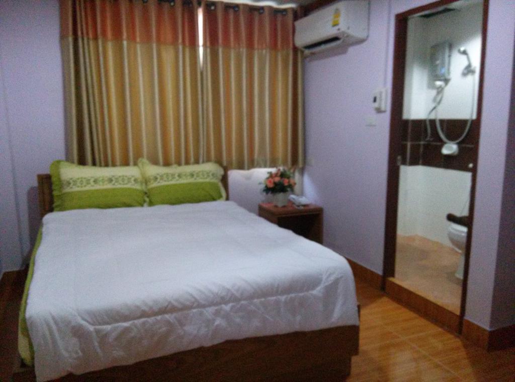 Phoonsab Hostel Phitsanulok Luaran gambar