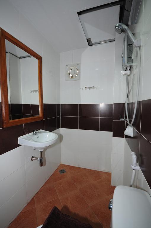 Phoonsab Hostel Phitsanulok Luaran gambar