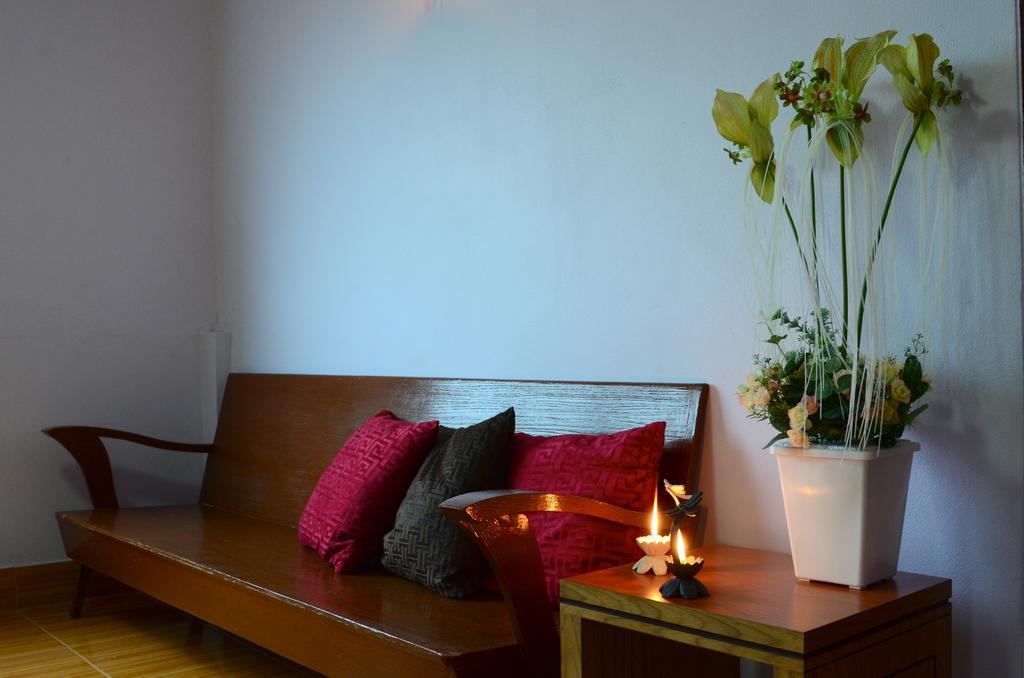 Phoonsab Hostel Phitsanulok Luaran gambar